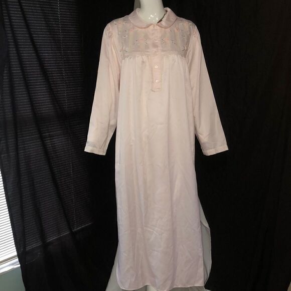 Vintage Oscar de la Renta Night Gown